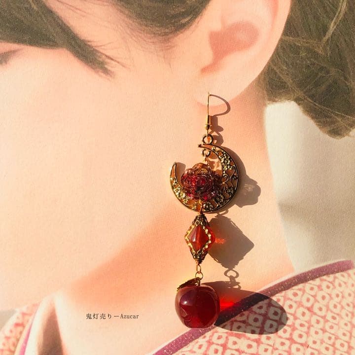 紅林檎とドライフラワー赤薔薇とダイヤとハートのピアス　イヤリング★淡水パール付き