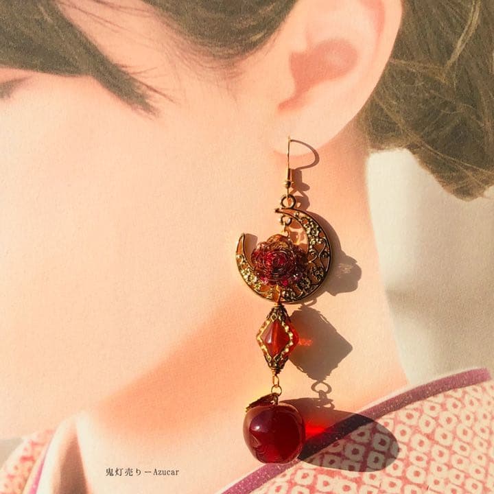 紅林檎とドライフラワー赤薔薇とダイヤとハートのピアス　イヤリング★淡水パール付き