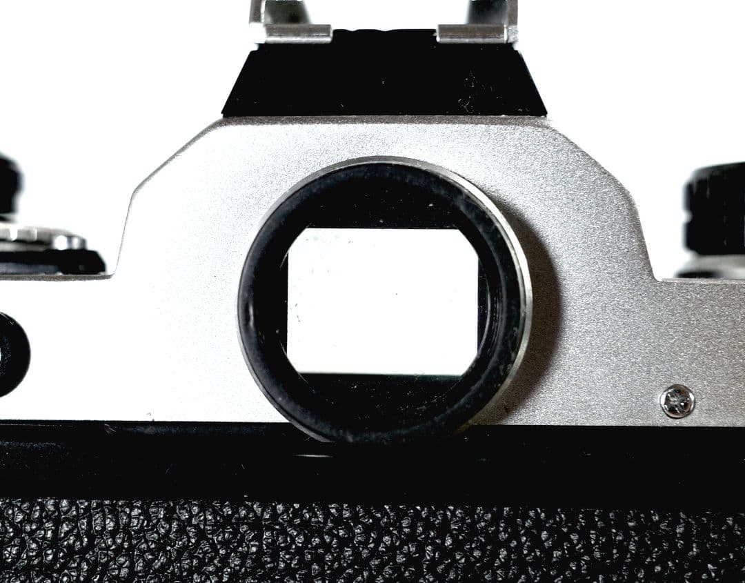 ニコン　Nikon FE + Ai Nikkor 28mm/F2.8