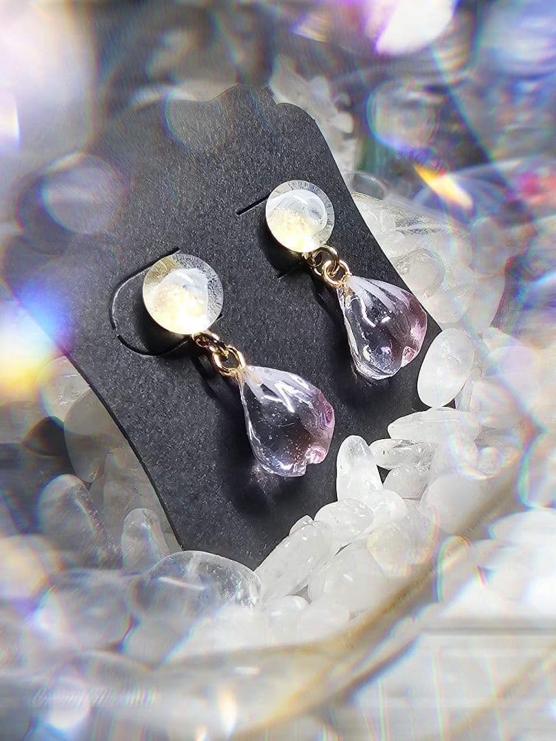 ⑧❣️蘭❣️★Ｎｏ1476 K16GPピアス★銀河＆レジン桜花びら薄ピンク