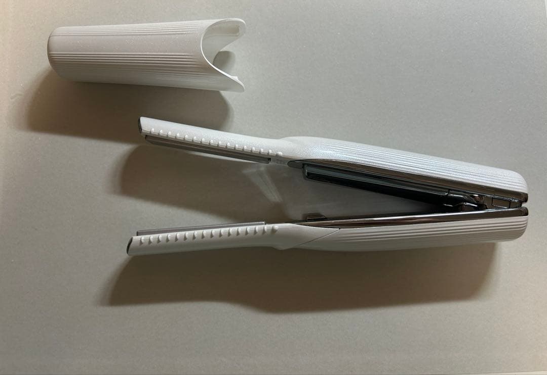 リファ 持ち運び用ヘアアイロン