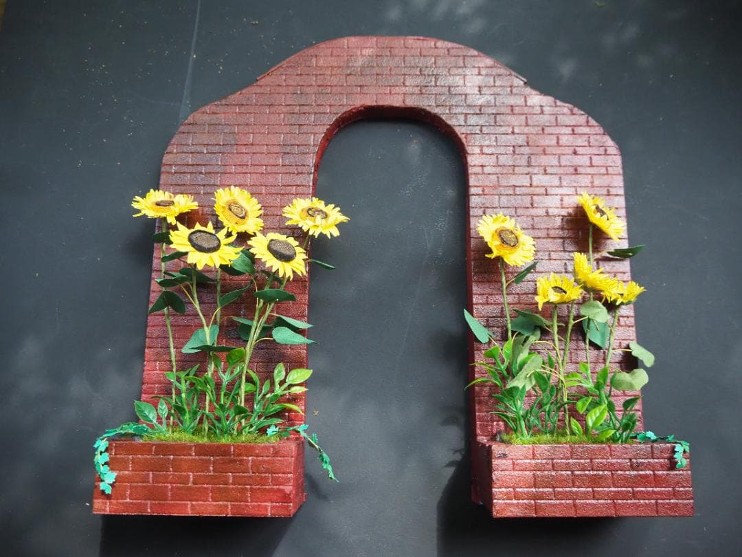 ひまわりの咲くミニチュアガーデン　背景ボード