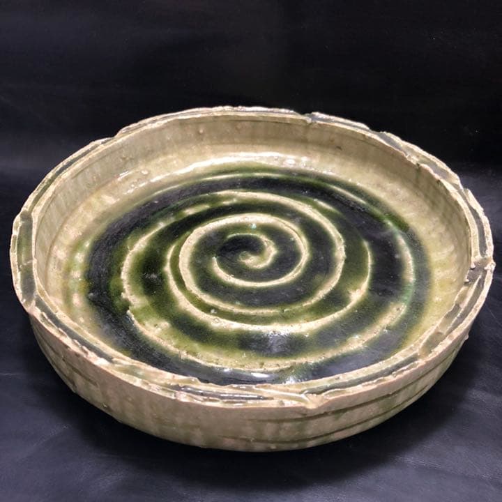 美しい古美術◼️蔵から美しい緑色の生け花の鉢が出てきました。花道具、茶道具、骨董