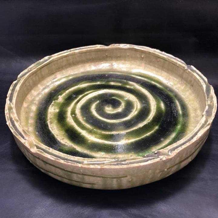 美しい古美術◼️蔵から美しい緑色の生け花の鉢が出てきました。花道具、茶道具、骨董