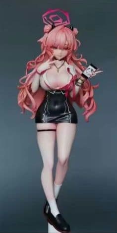 ブルーアーカイブ　夜桜キララ　フィギュア