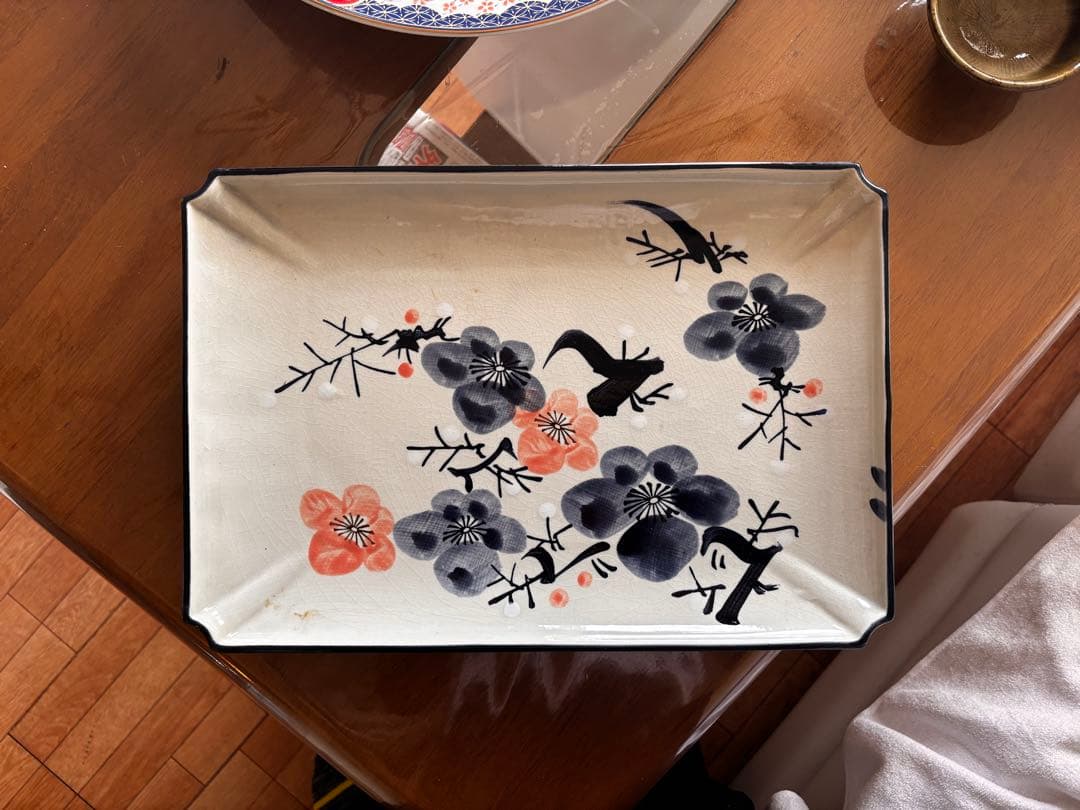 陶器皿セット 色鮮やかな花柄と青色の絵柄