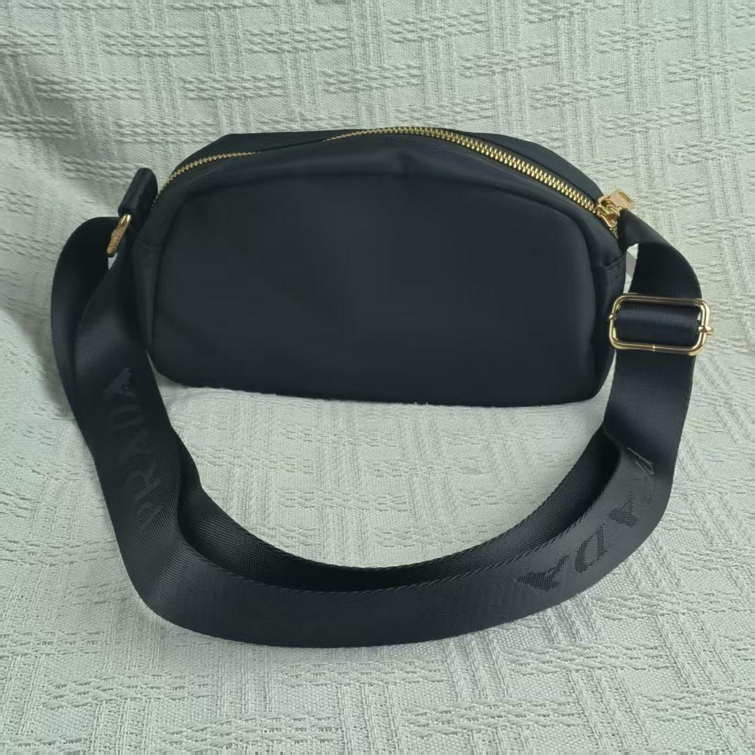 PRADA ノベルティ ブラック ショルダーバック ナイロンk2s