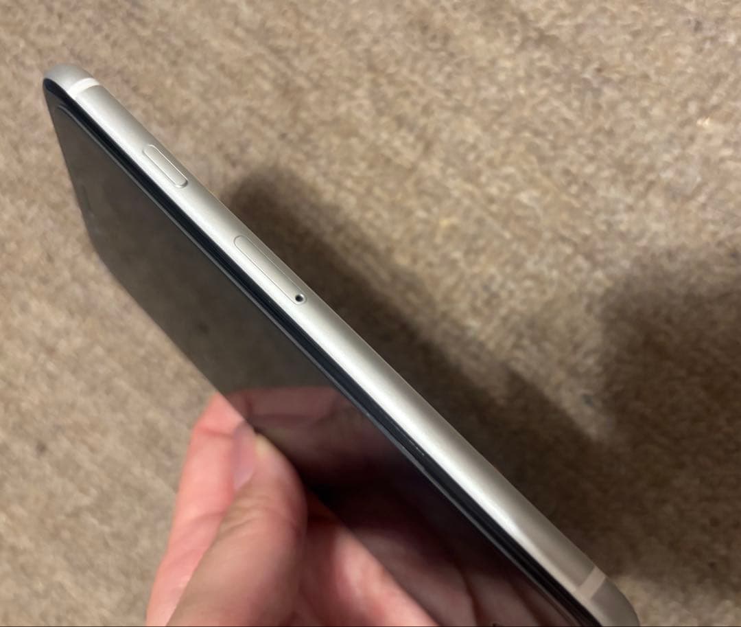 iPhoneSE 第2世代　64GB