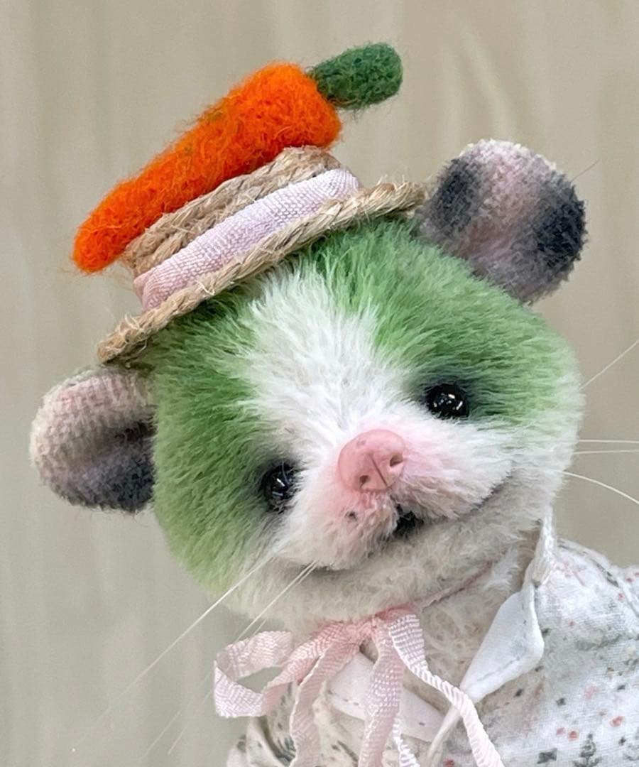 賢そうな仔鼠 グリーン アーティストベア 海外作家様 テディベア ハンドメイド