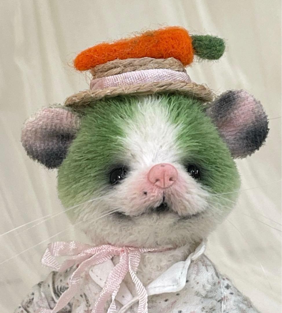 賢そうな仔鼠 グリーン アーティストベア 海外作家様 テディベア ハンドメイド