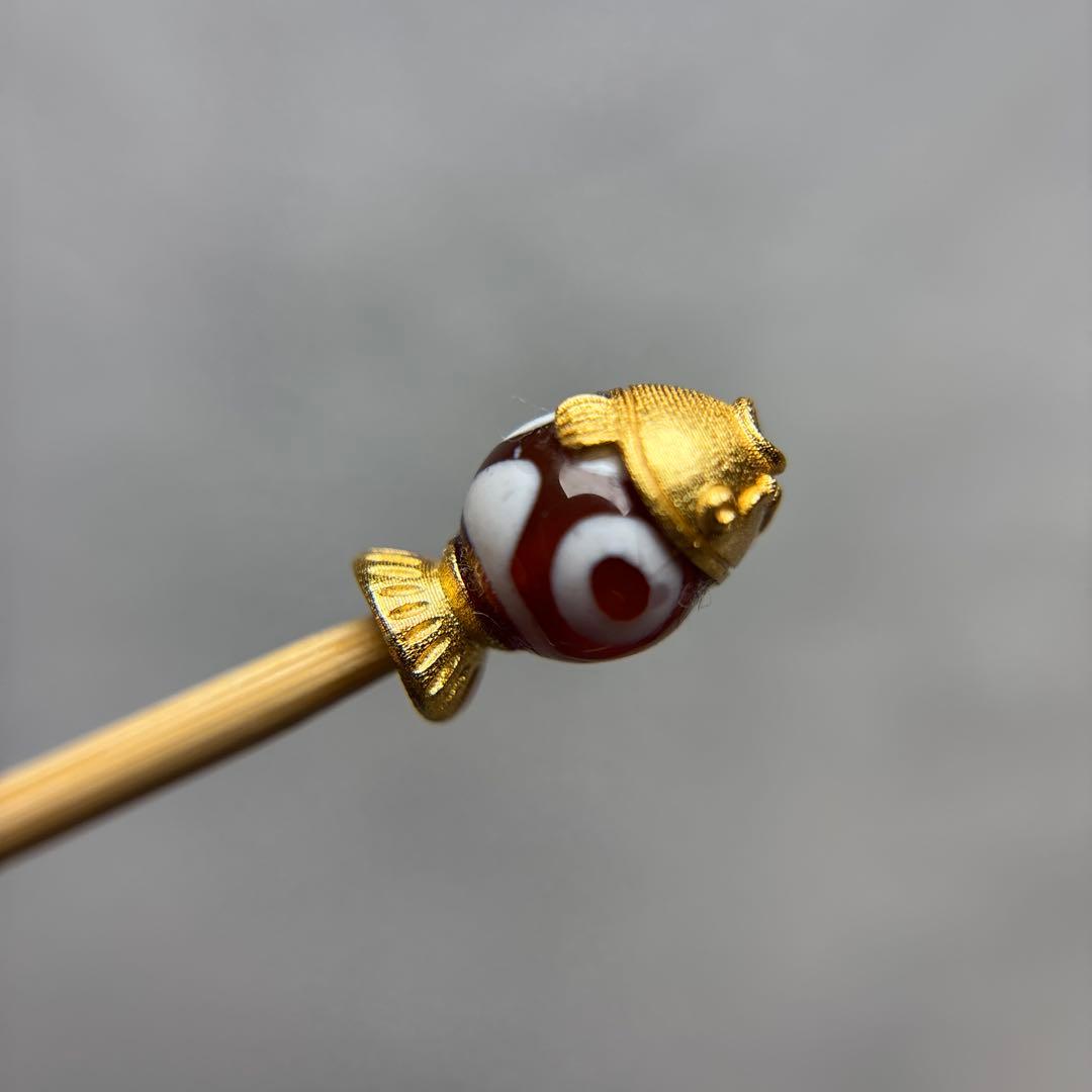 hatachu瑪瑙三眼天珠+24金メッキ魚パーツ　4-2