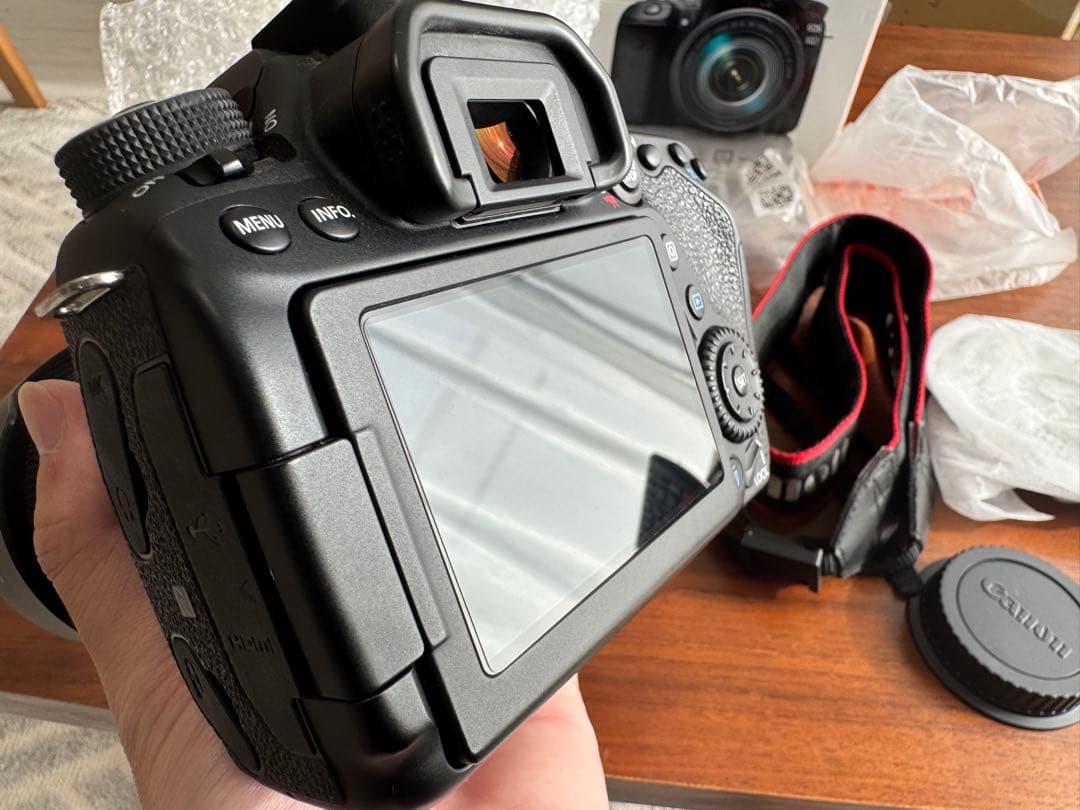 Canon EOS 80D 18-135mm レンズセット 中古品