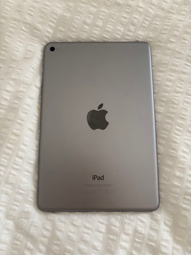iPad (第4世代) A1538 シルバー 7.9インチ 本体