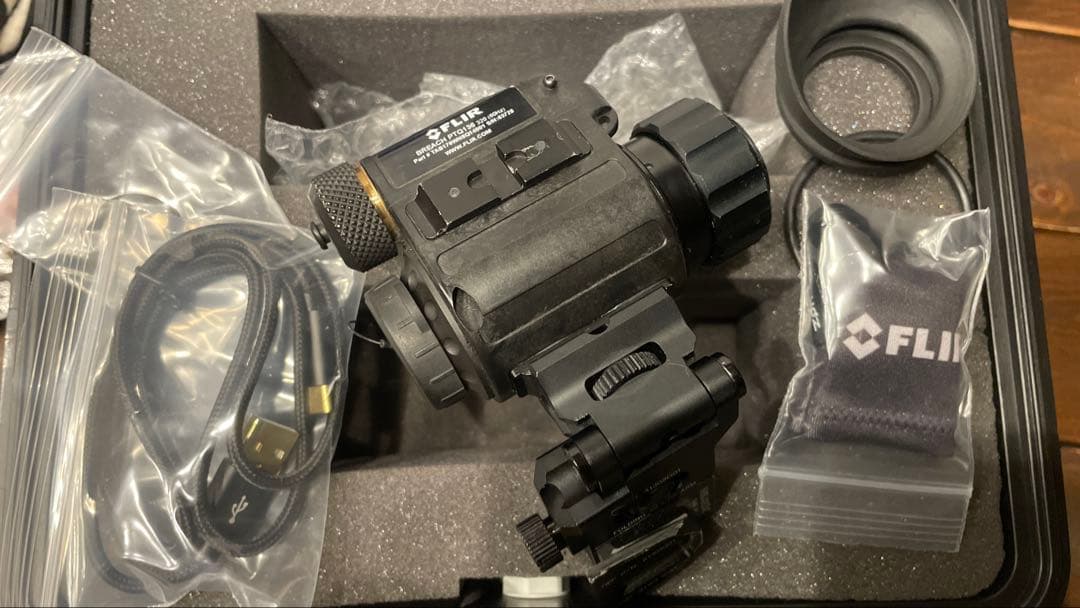 FLIR BREACH PTQ-136 サーマルナイトビジョン　pvs bnvd