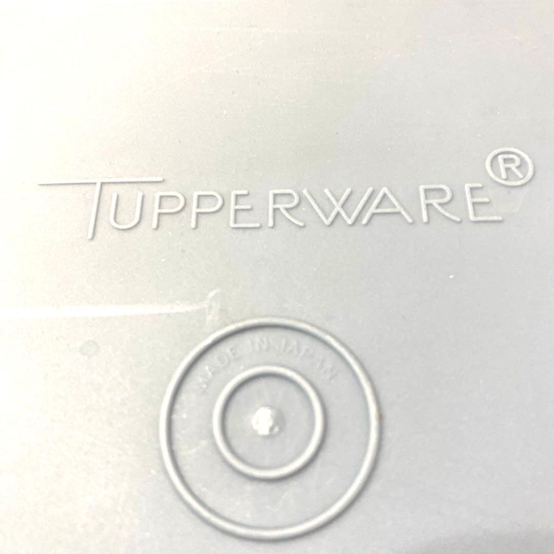 日本タッパーウェア（株）四角形の保存容器蓋付き2個新品
