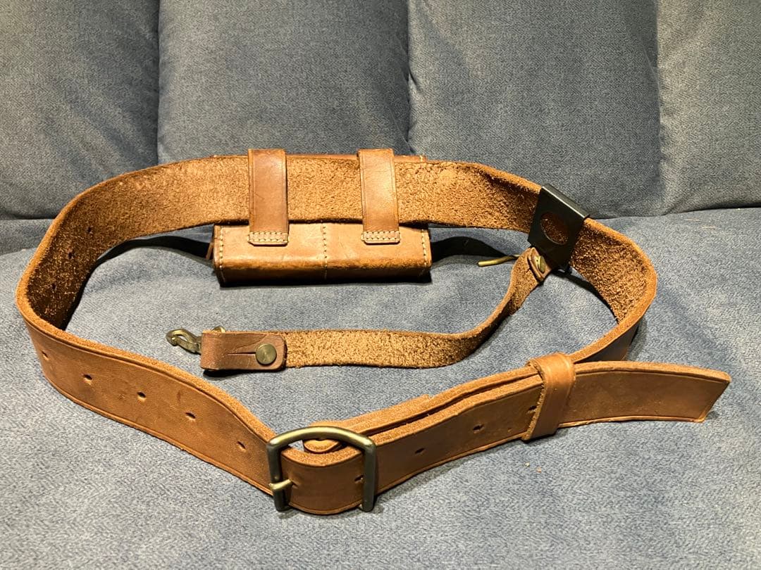 日本軍三十年式弾薬盒を原型とした 民生用オールレザー装備 ベルト付きヴィンテージ