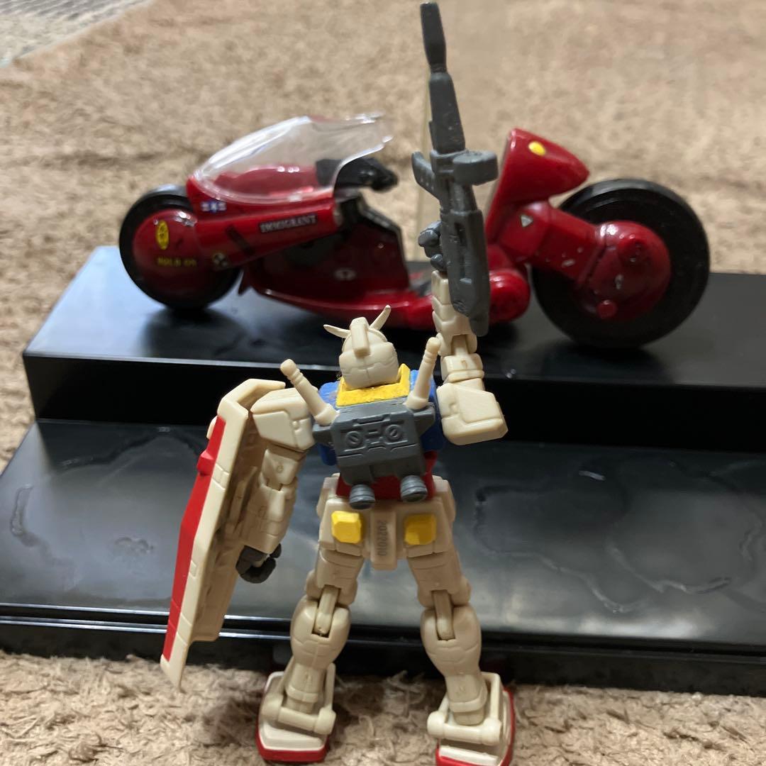 AKIRA 風バイクとガンダム　フィギュア