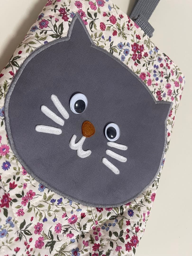 ハンドメイド⭐︎完成品　ネコちゃんアップリケ　花柄レッスンバッグ　上履き入れセット