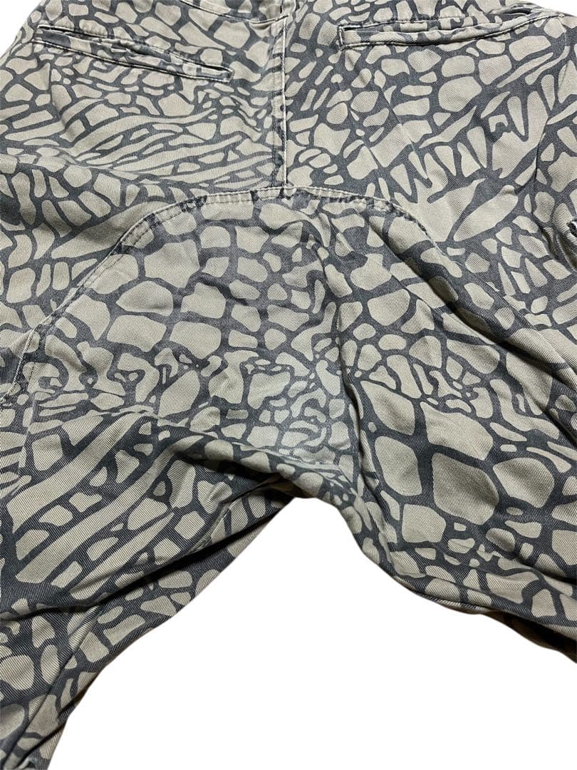 ドロヘドロ カイマン迷彩柄パンツ Lサイズ MHz