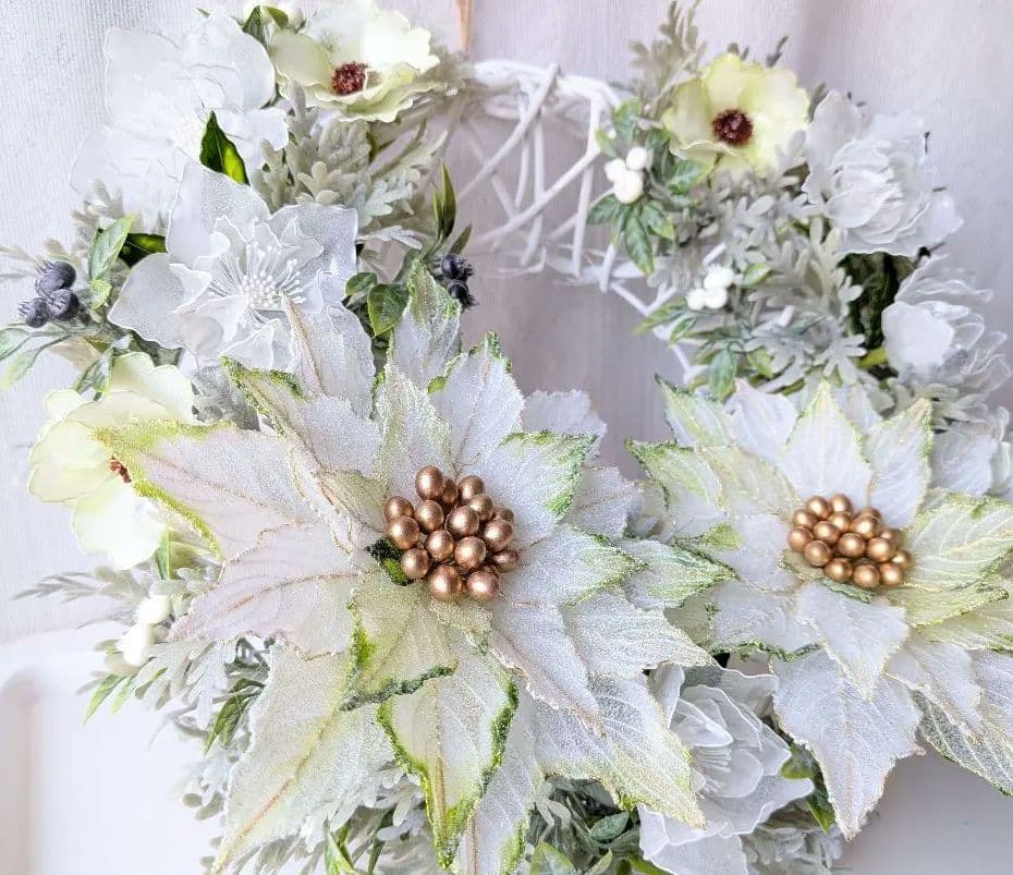 ポインセチアのリース　　　　　アメリカンフラワー　（ディップフラワー）