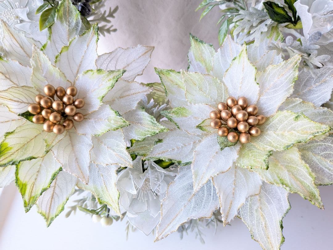 ポインセチアのリース　　　　　アメリカンフラワー　（ディップフラワー）