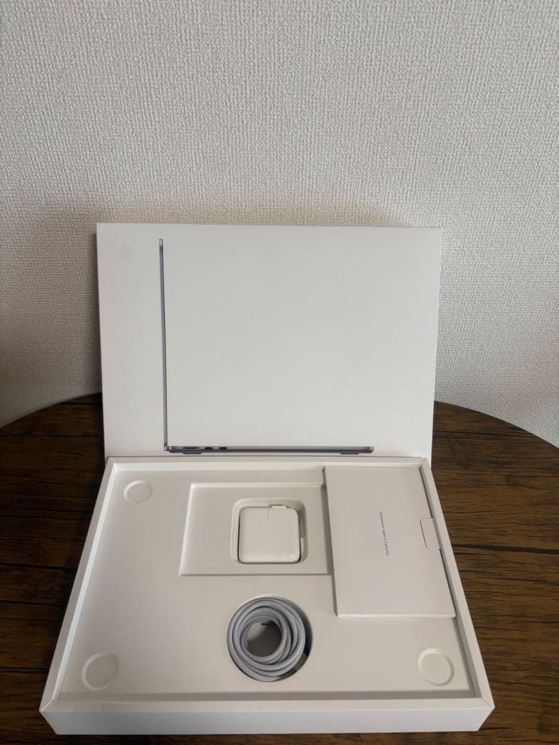 MacBook Air M3 メモリ16GB/SSD256GB 13インチ