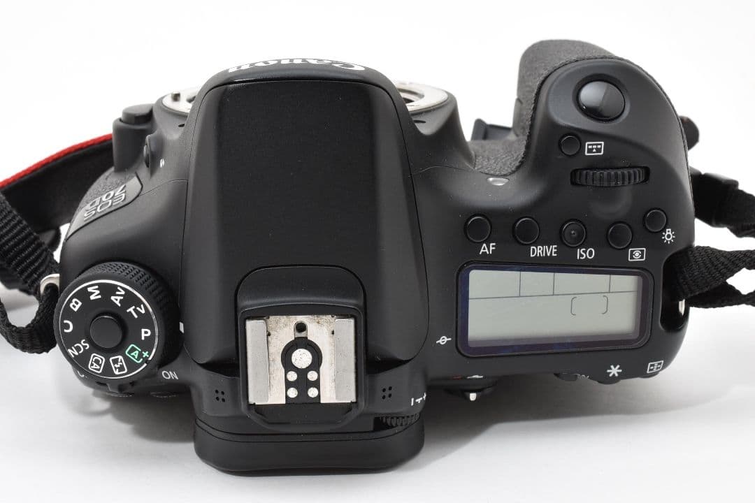 極美品 Canon EOS 70D デジタル一眼　カメラ ボディ ストラップ付き
