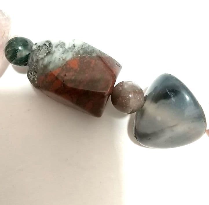 【希少・美品・匿名発送】台湾産　天然石　ネックレス 直径26cm