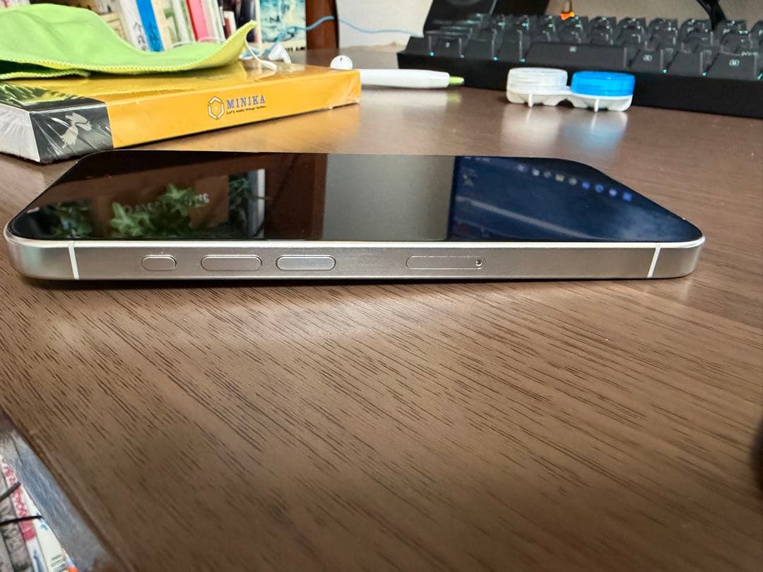 iPhone 15pro ホワイトチタニウム128GB