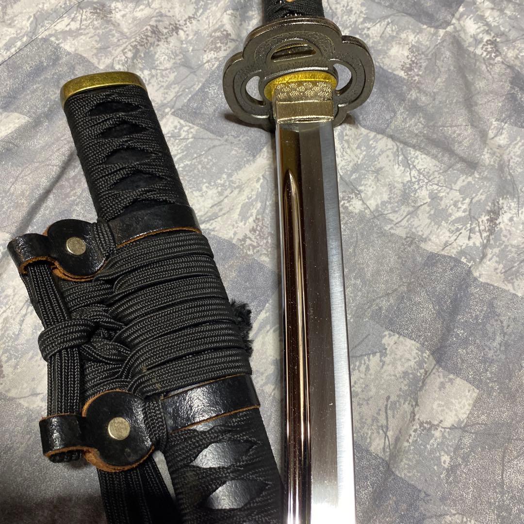 高級模造刀 陣太刀拵え 樋入直刃文 吊り金具