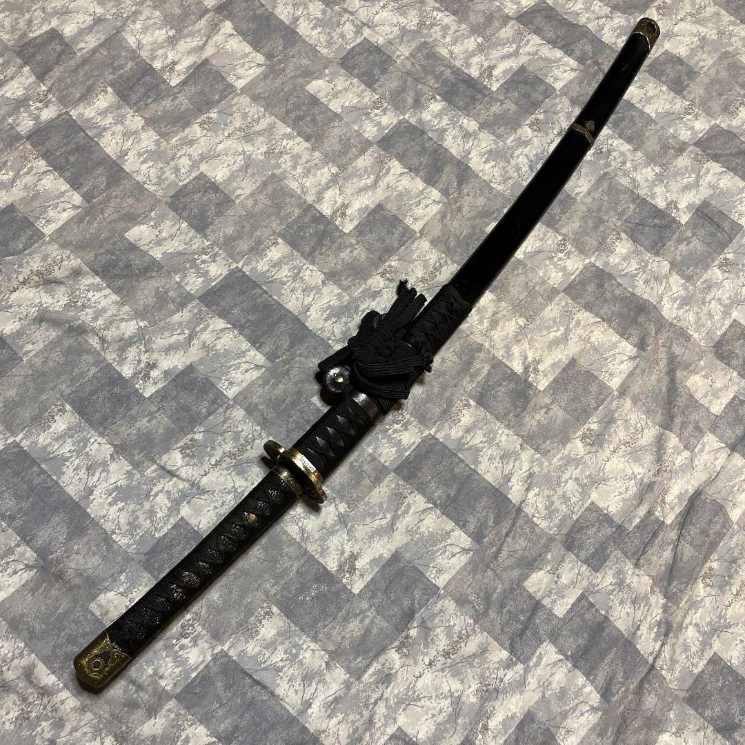 高級模造刀 陣太刀拵え 樋入直刃文 吊り金具