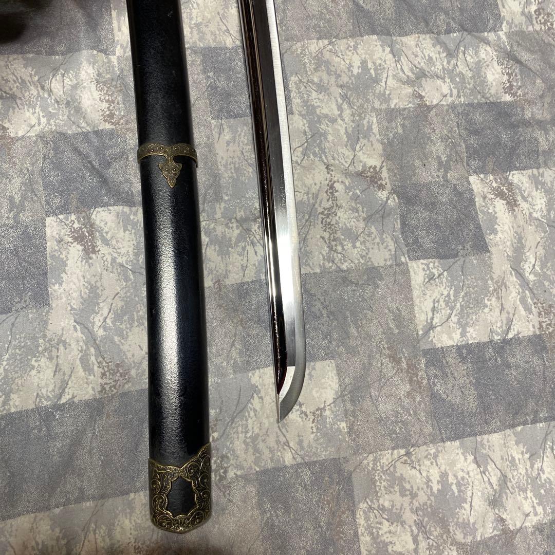 高級模造刀 陣太刀拵え 樋入直刃文 吊り金具