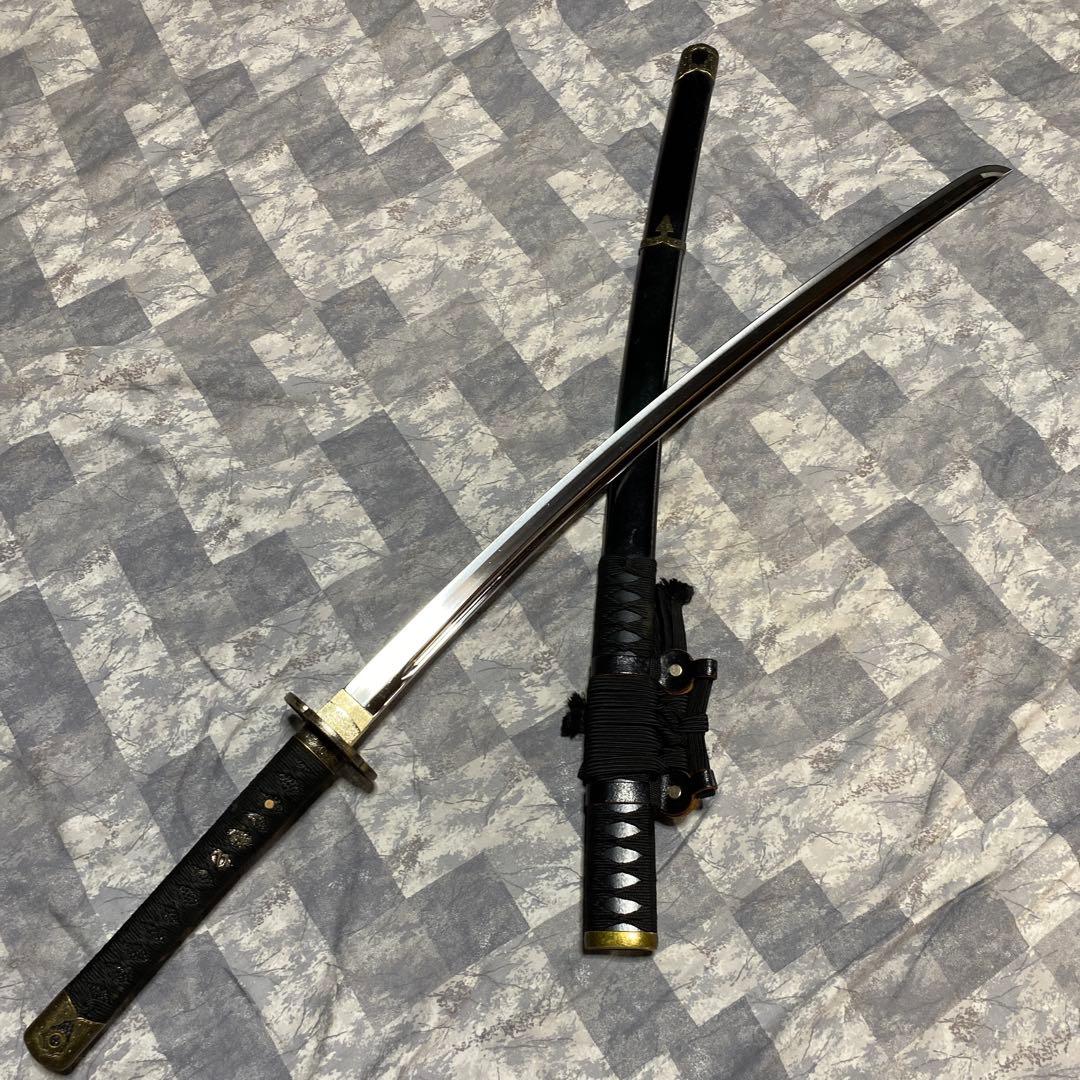 高級模造刀 陣太刀拵え 樋入直刃文 吊り金具