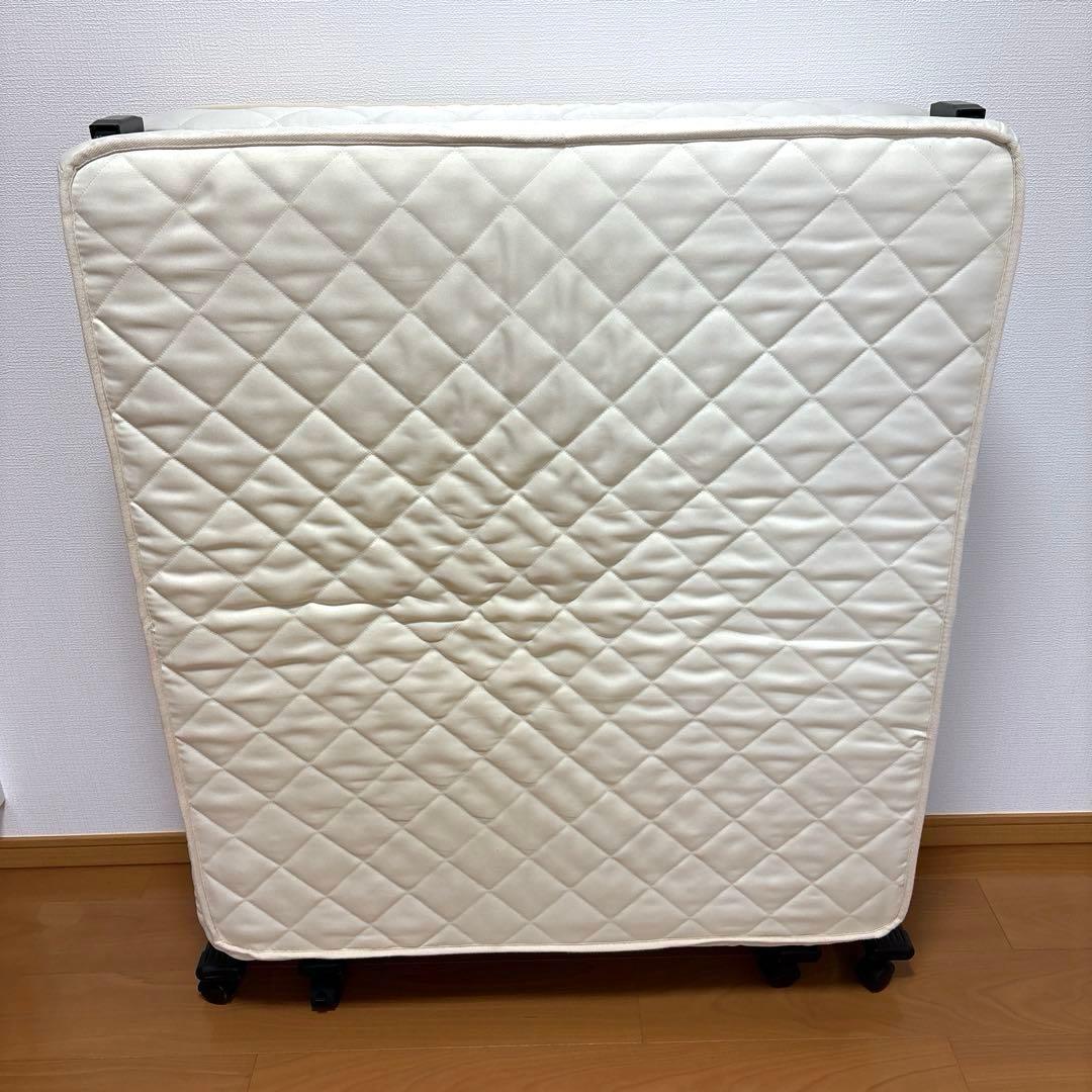 マットレス付き　折りたたみ簡易ベッド