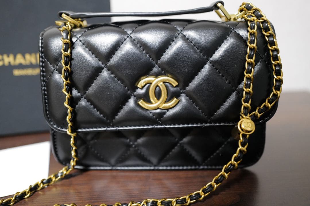 キルティング チェーンショルダーバッグ マトラッセ風 コンパクト 高見え