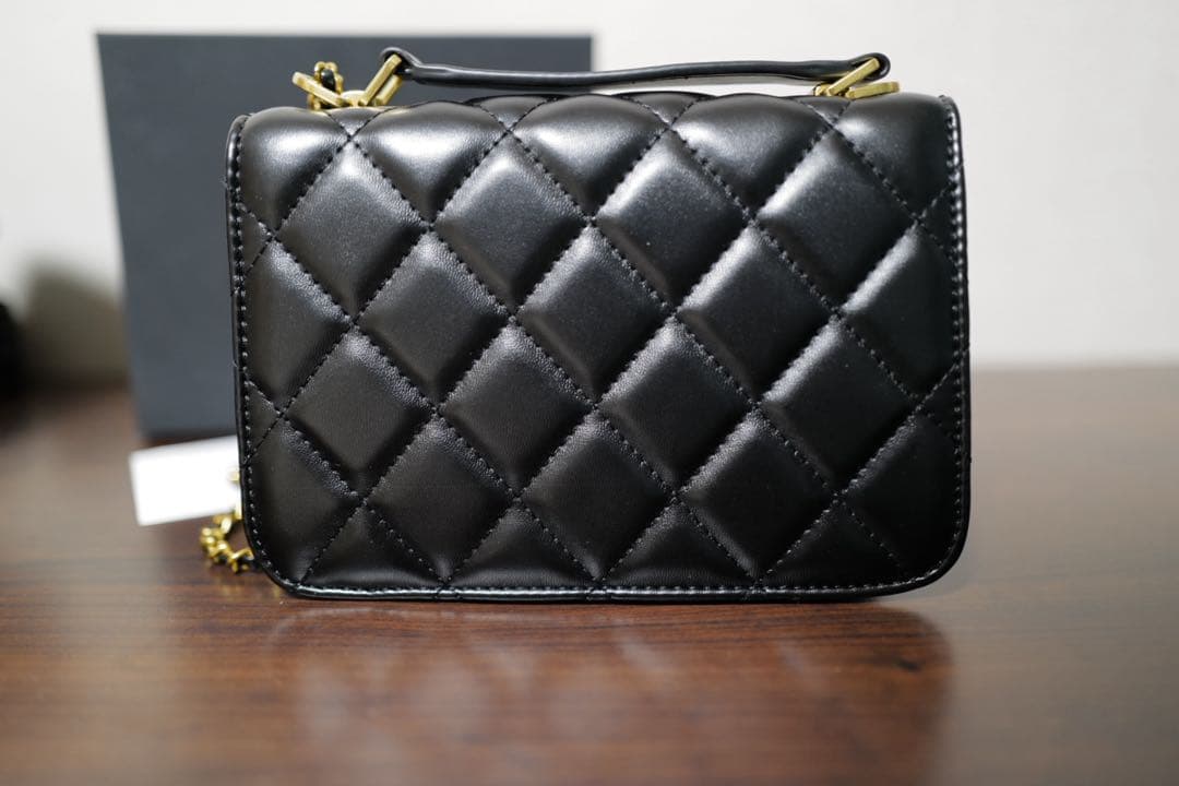 キルティング チェーンショルダーバッグ マトラッセ風 コンパクト 高見え
