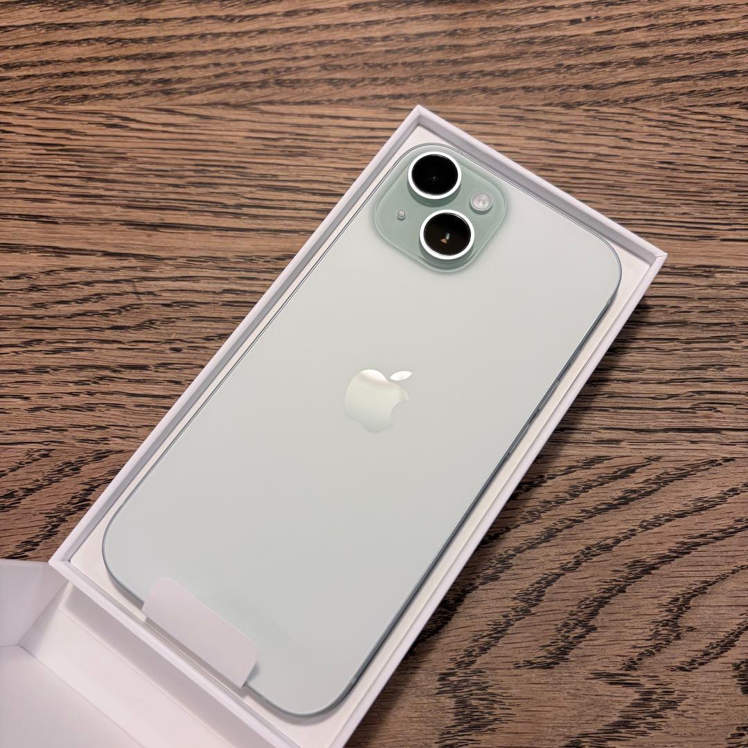 iPhone 15 グリーン 256GB 新品