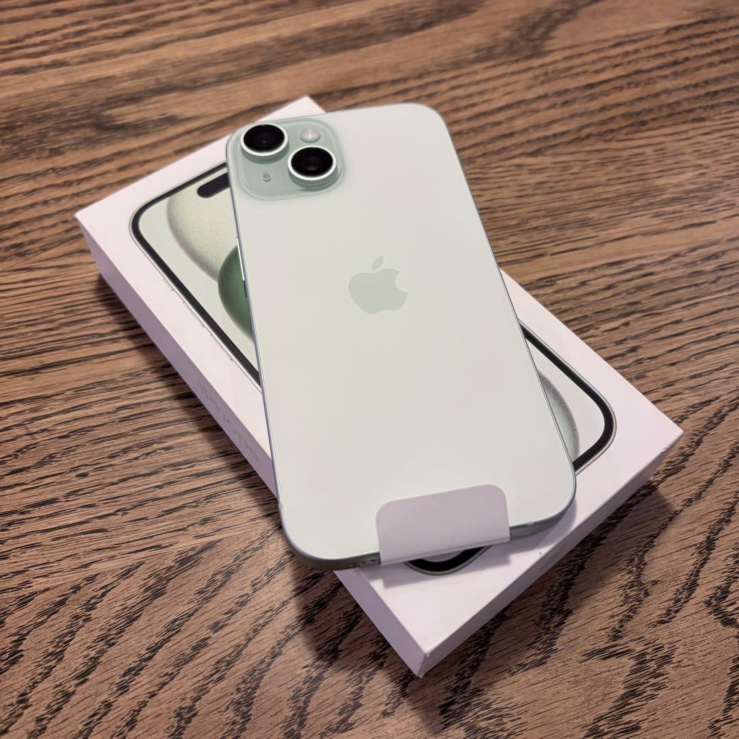 iPhone 15 グリーン 256GB 新品