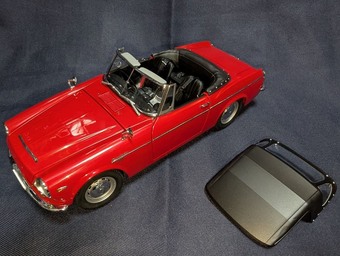 オートアート1/18 Datsun Fairlady 2000 コンバーチブル