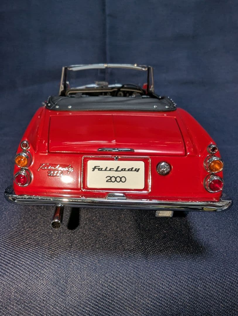 オートアート1/18 Datsun Fairlady 2000 コンバーチブル
