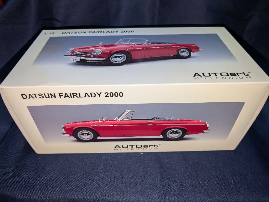 オートアート1/18 Datsun Fairlady 2000 コンバーチブル