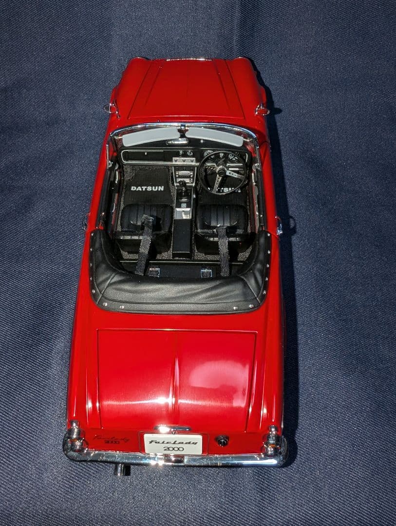 オートアート1/18 Datsun Fairlady 2000 コンバーチブル