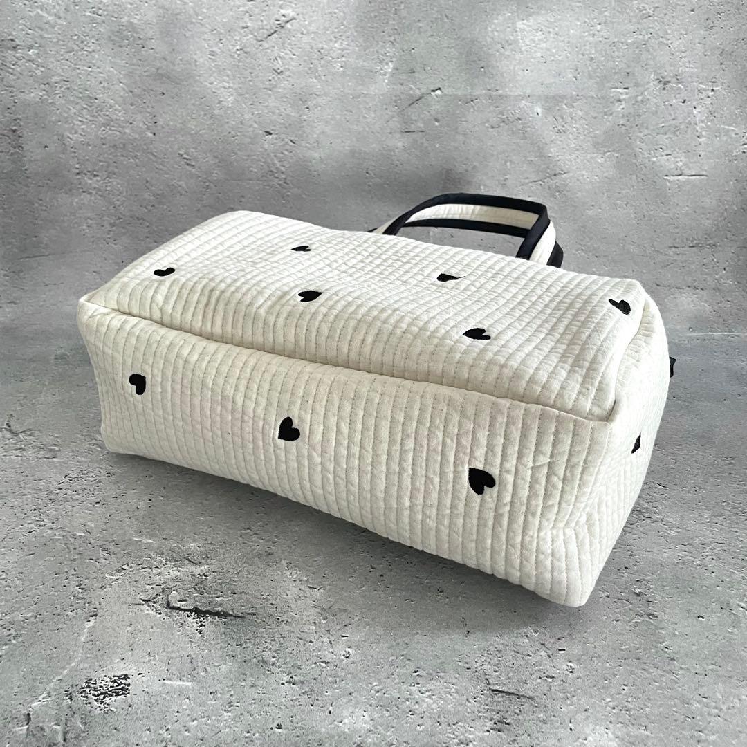 ボストンバッグ ヌビバッグ　アイボリー　ハート刺繍　ハンドメイド