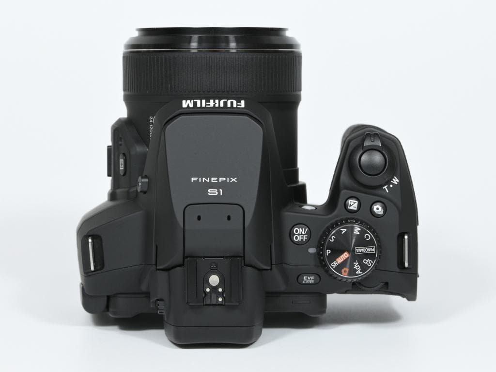 【超美品】 フジフイルム　FUJIFILM FINEPIX S1