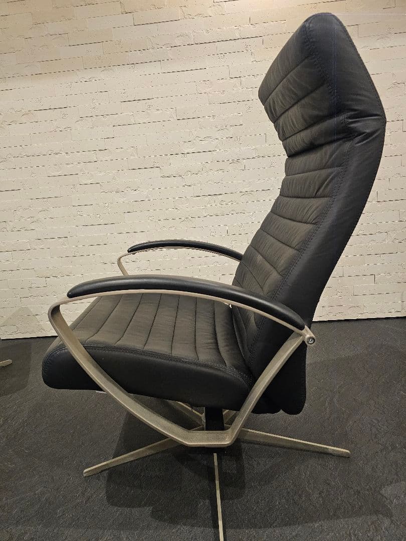 セット売り　 BoConceptリクライニングチェアとオットマン