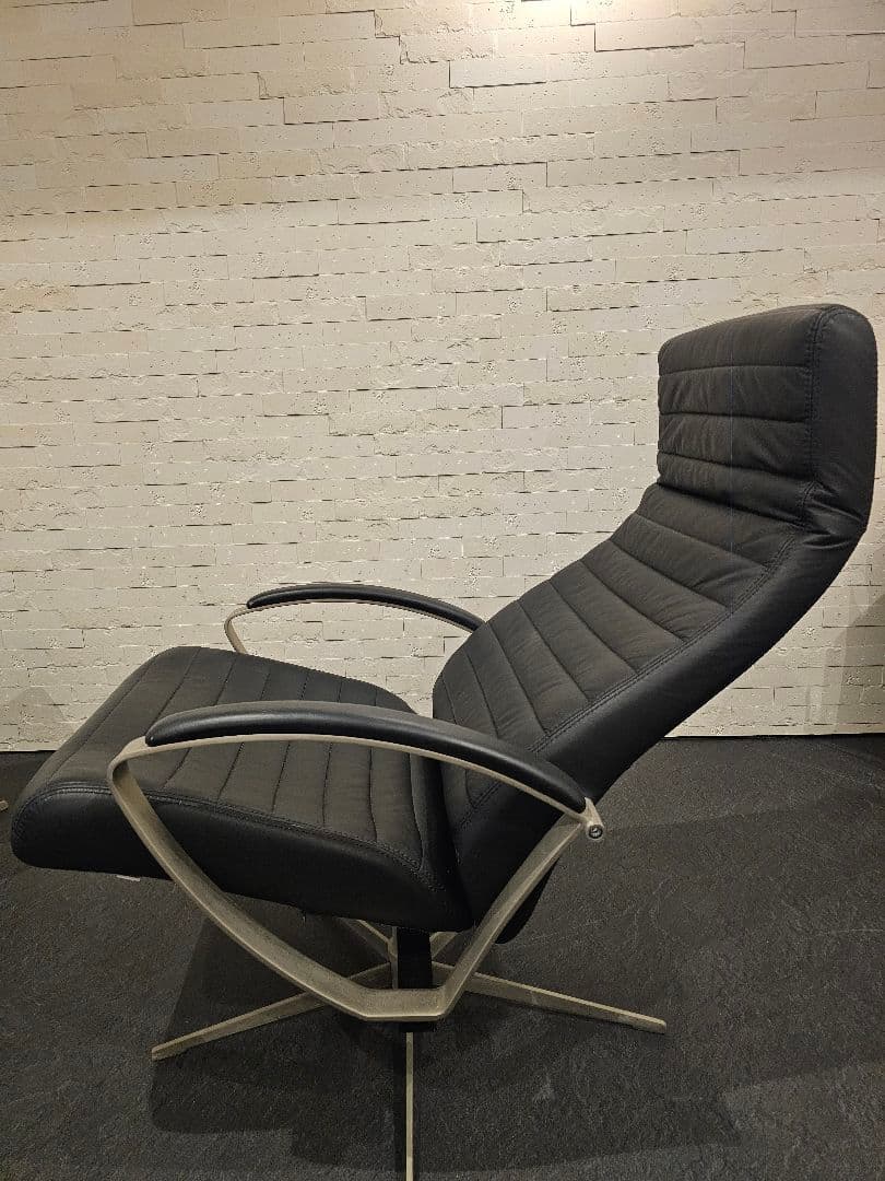 セット売り　 BoConceptリクライニングチェアとオットマン