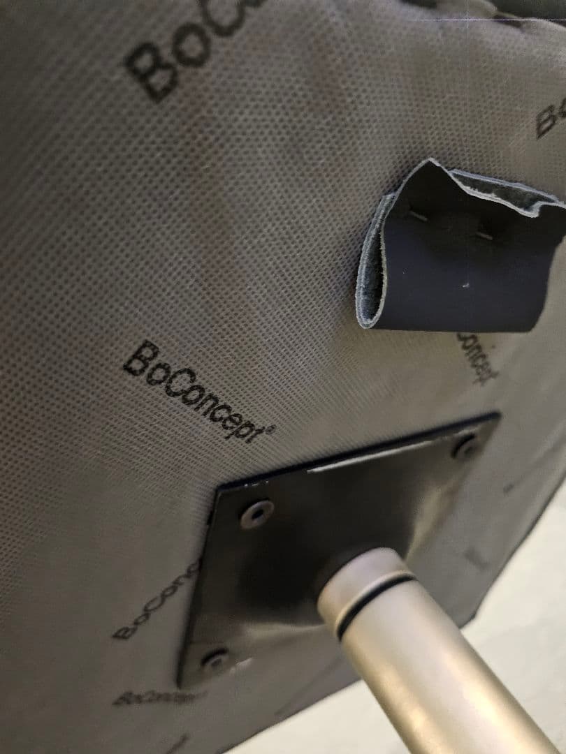 セット売り　 BoConceptリクライニングチェアとオットマン