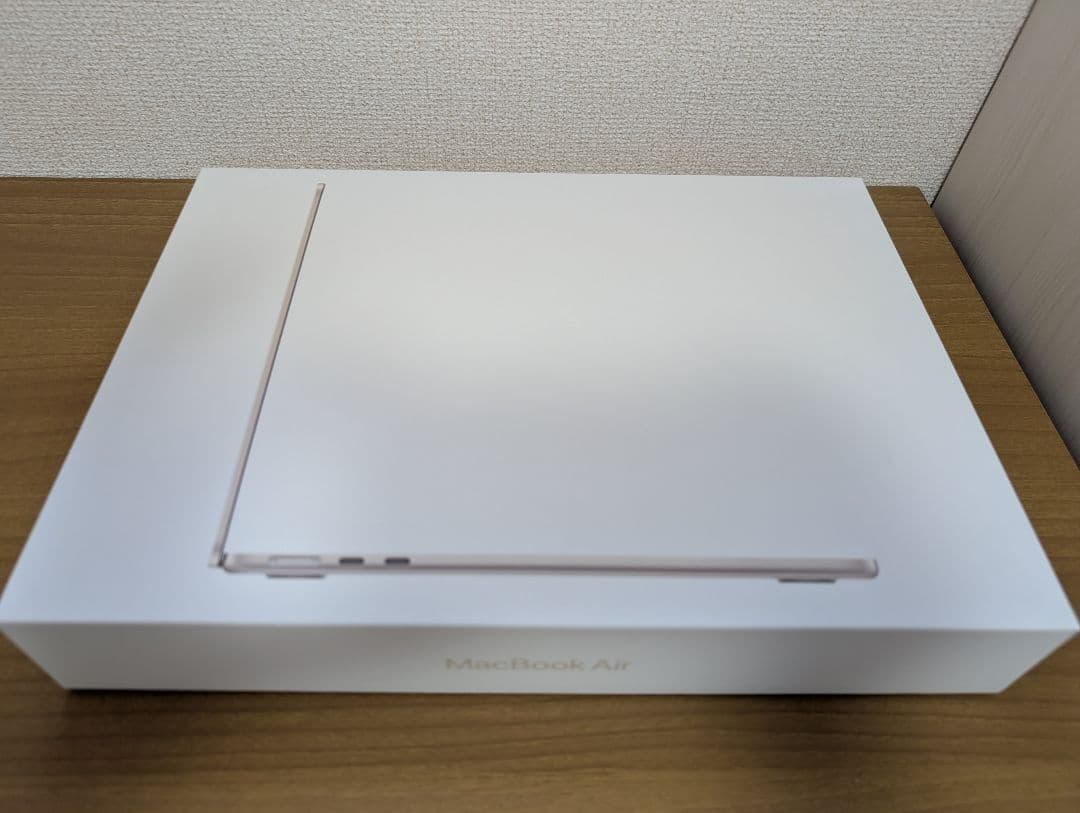 Macbook Air M2 13インチ スターライト 16GB/256GB