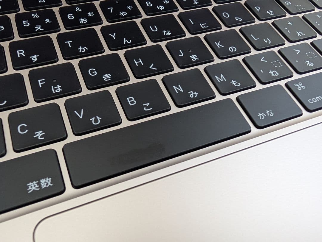 Macbook Air M2 13インチ スターライト 16GB/256GB