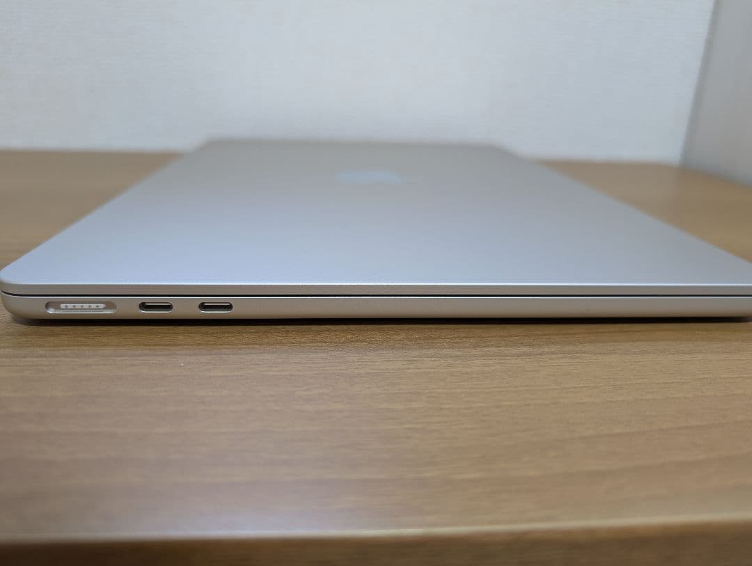 Macbook Air M2 13インチ スターライト 16GB/256GB